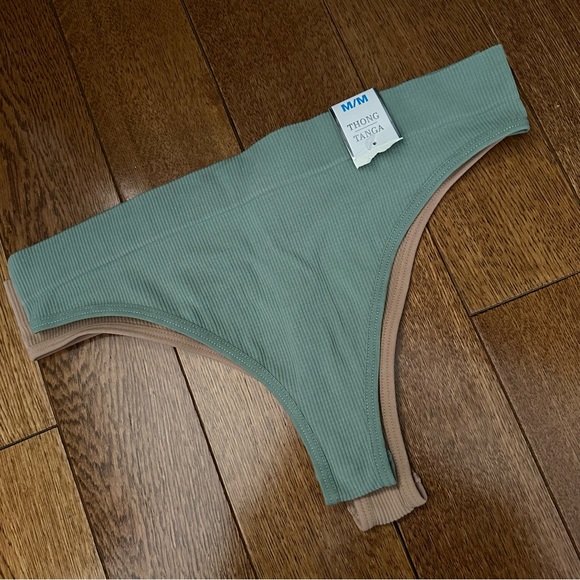 2 pack thongs - Picture 1 of 6